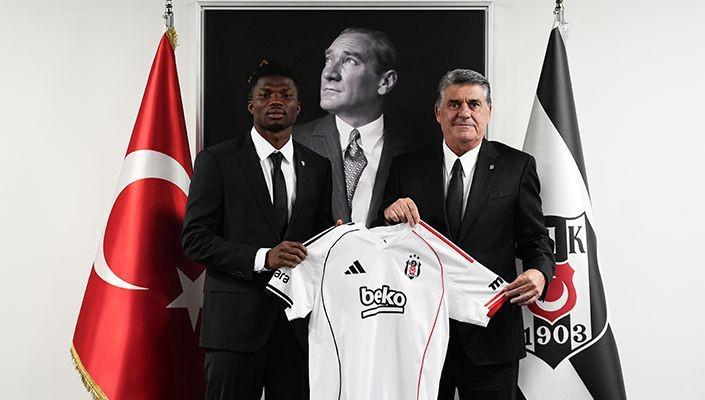 官方：贝西克塔斯租借亚特兰大前锋图雷，含选择买断条款